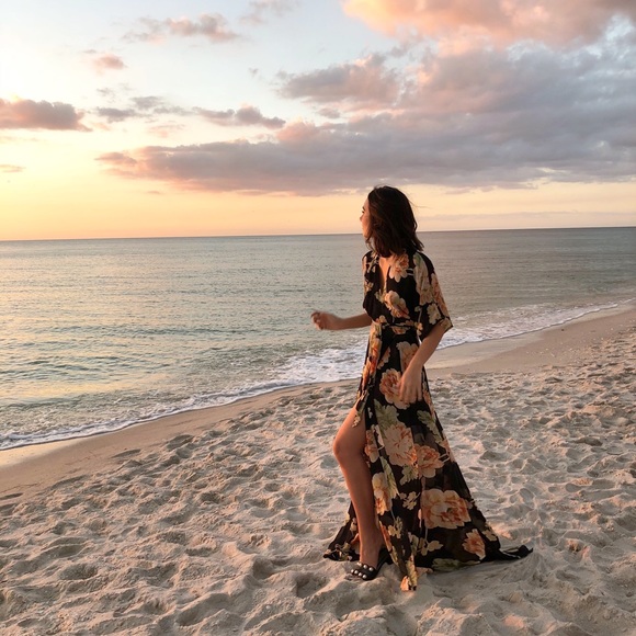 Reformation Dresses & Skirts - Reformation Winslow Dress Kimono Floral Print Wrap